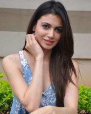 Actress Simran Kaur Mundi Sexy Pictures 15