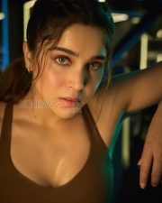 Athletic Actress Sharvari Wagh in a Brown Sports Bra Photos 02