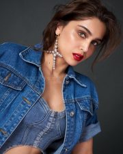 Beauty Queen Sharwari Wagh in a Denim Crop Top Jacket with a High Waisted Jeans Pictures 01