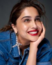 Beauty Queen Sharwari Wagh in a Denim Crop Top Jacket with a High Waisted Jeans Pictures 02