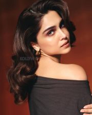 Sophisticated Sharvari Wagh in a Fitted Black Off Shoulder Top Pictures 03