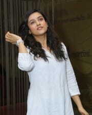 Actress Mishti Chakraborty at O Saathiya Movie Trailer Launch Photos 04
