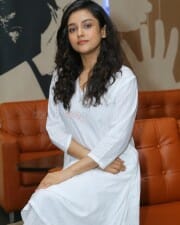 Actress Mishti Chakraborty at O Saathiya Movie Trailer Launch Photos 06