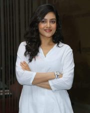 Actress Mishti Chakraborty at O Saathiya Movie Trailer Launch Photos 12