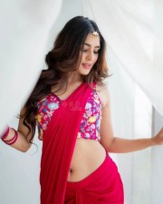 Sexy Hot Yukti Thareja Showing Pierced Navel in a Floral Georgette Saree Photos 01