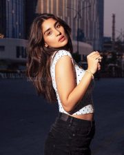 Trendsetting Actress Yukti Thareja in a White Polka Dot Crop Top Photos 01