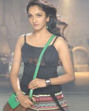 Aayirathil Iruvar Heroine Swasthika Sexy Photos 08