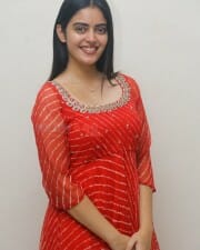 Actress Kushitha Kallapu at Neethone Nenu First Look Launch Photos 01
