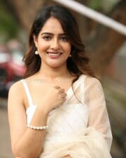 Actress Malvi Malhotra at Tiragabadara Saami Press Meet Pictures 06