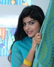 Actress Naina Sarwar Pictures 09