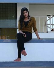 Actress Naina Sarwar Pictures 13