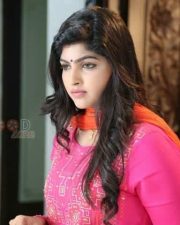 Actress Naina Sarwar Pictures 15