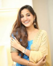 Actress Pranavi Manukonda at Slumdog Husband Interview Pictures 04