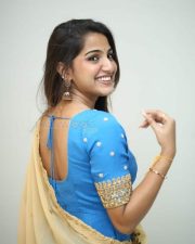 Actress Pranavi Manukonda at Slumdog Husband Interview Pictures 12