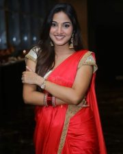 Actress Pranavi Manukonda at Slumdog Husband Prerelease Event Pictures 21