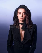 Best Dressed Beauty Surveen Chawla in a Black Blazer with a Plunging V Neckline with a Sheer Black Scarf Photos 04