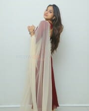 Heroine Pranavi Manukonda at Slumdog Husband Success Celebrations Pictures 02