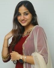 Heroine Pranavi Manukonda at Slumdog Husband Success Celebrations Pictures 09