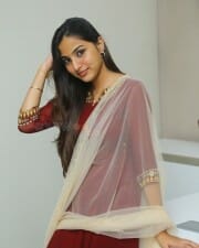 Heroine Pranavi Manukonda at Slumdog Husband Success Celebrations Pictures 11
