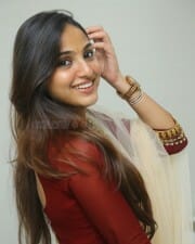 Heroine Pranavi Manukonda at Slumdog Husband Success Celebrations Pictures 16