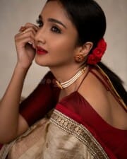 Malayalam Actress Surabhi Santosh Saree Photoshoot Pictures 12