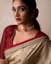 Malayalam Actress Surabhi Santosh Saree Photoshoot Pictures 13