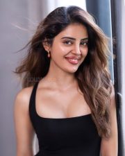 Neethone Nenu Actress Kushita Kallapu in a Black Sleeveless Bodycon Dress Photos 03