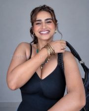 Seductive Ayesha Khan Cleavage in a Black Deep V neck Camisole Photos 03
