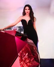 Sexy Hot Nikita Dutta in a Black Strapless Bust Plunge Neck Dress Photos 02