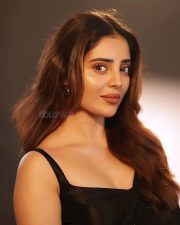 Sexy Kushitha Kallapu in a Black Saree with a Backless Sleeveless Blouse Pictures 02