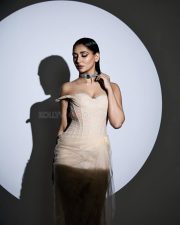 Sexy Nikita Dutta at Grazia Fashion Awards 2025 in a Beige Lace Mara Dress Photos 02 Sexy Nikita Dutta at Grazia Fashion Awards 2025 in a Beige Lace Mara Dress Photos 02