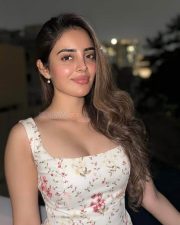 Sexy Telugu Actress Kushitha Kallapu in a Floral Bodycon Dress Photos 01