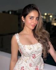 Sexy Telugu Actress Kushitha Kallapu in a Floral Bodycon Dress Photos 03