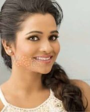 Sirikka Vidalaama Movie Heroine Leesha Eclairs Photos 12