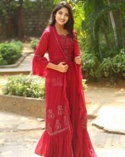 Telugu Actress Sri Nikitha at Alipiriki Allantha Dooramlo Movie Trailer Launch Photos 14