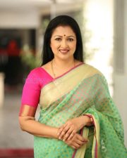 Actress Gautami at Anni Manchi Sakunamule Interview Pictures 14