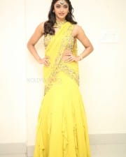 Actress Gayatri Bhardwaj at Tiger Nageswara Rao Pre Release Event Photos 24