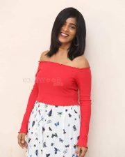 Actress Gayatri Gupta At Burrakatha Movie Teaser Launch Photos 05