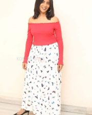 Actress Gayatri Gupta At Burrakatha Movie Teaser Launch Photos 11