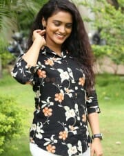 Actress Roopa Koduvayur at Mr Pregnant Movie Song Launch Photos 02