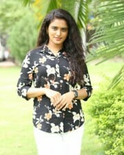 Actress Roopa Koduvayur at Mr Pregnant Movie Song Launch Photos 11