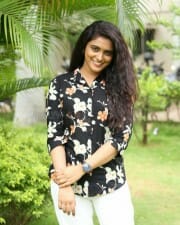 Actress Roopa Koduvayur at Mr Pregnant Movie Song Launch Photos 15