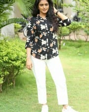 Actress Roopa Koduvayur at Mr Pregnant Movie Song Launch Photos 16