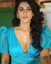 Actress Vishnu Priya At The Baker And The Beauty Telugu Webseries Trailer Launch Pictures 11