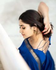Beautiful Losliya Mariyanesan Top View Blue Saree Photos 02