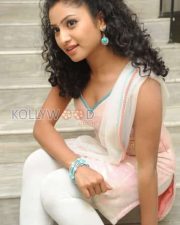 Cute Vishnu Priya Pictures 07