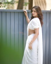 Elegant Actress Anaira Gupta in a White Saree Photos 09