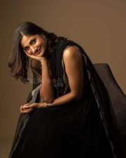 Glamorous Bigg Boss Losliya Photoshoot Stills 16