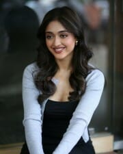 Heroine Gayatri Bhardwaj at Tiger Nageswara Rao Interview Photos 23