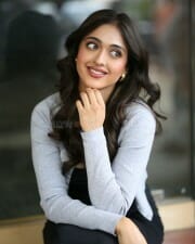 Heroine Gayatri Bhardwaj at Tiger Nageswara Rao Interview Photos 25